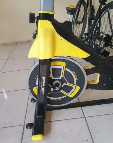Bicicleta ergométrica profissional