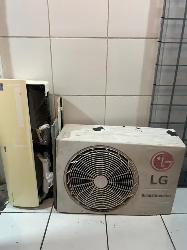 Ar condicionado inverter com defeito