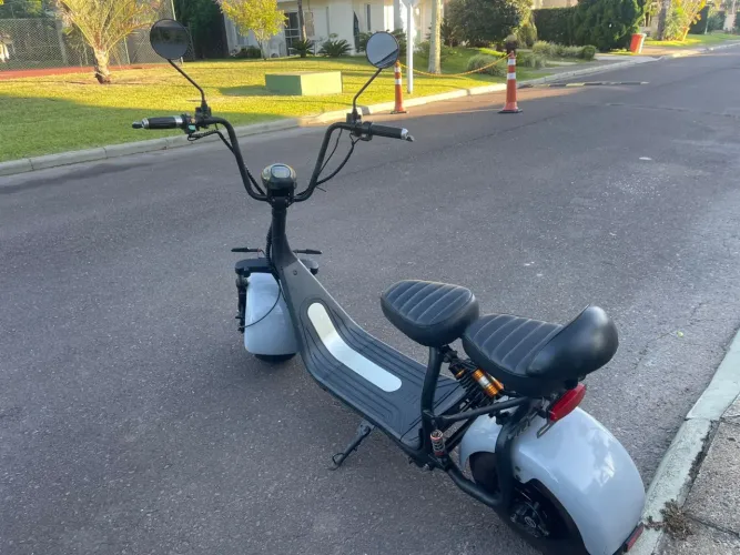 Scooter elétrica 