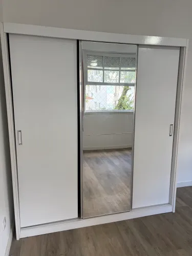 Guarda-roupa de casal
