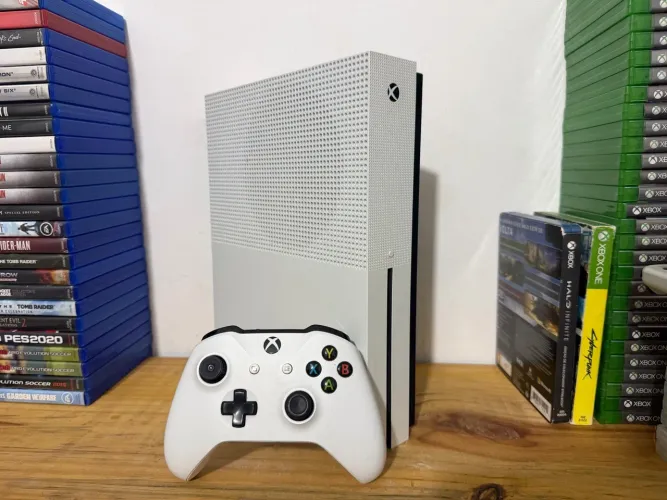 Xbox One S com SSD de 500GB + Jogos