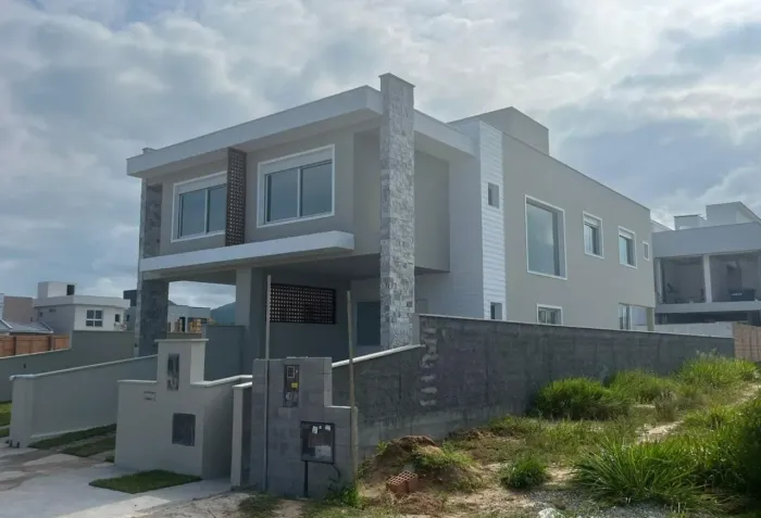 Casa de 3 dormitórios à venda no Campeche