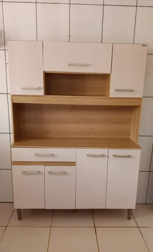 Armário de cozinha praticamente novo