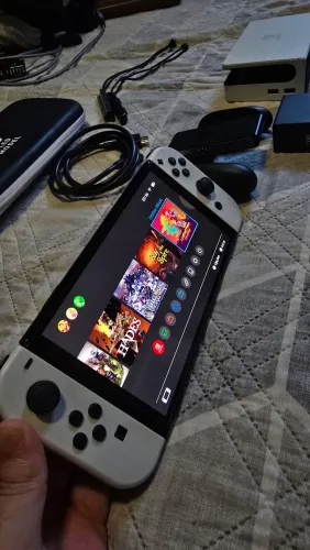 Nintendo Switch OLED Branco, 64GB + cartão 256GB, desbloqueado, na caixa
