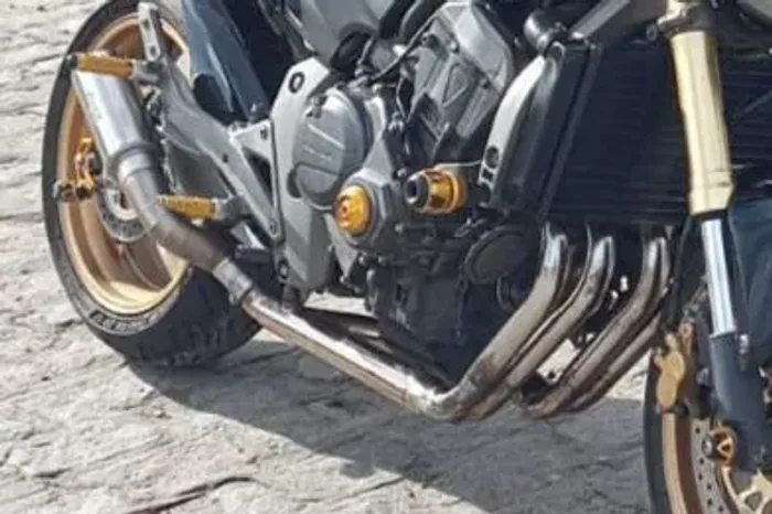 Escapamento Full 4x2x1 HORNET 600F