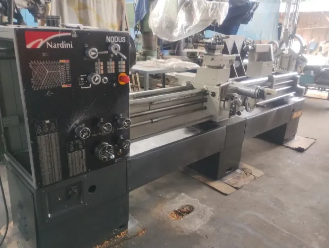 Torno Nardini ND 325. 650 x 2.20