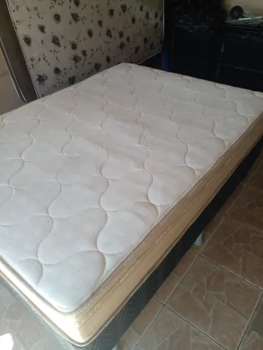 Cama box completa casal padrão já higienizado conservada bom preço.