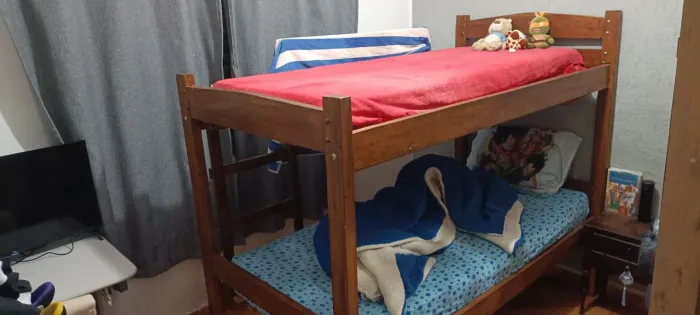 Cama de solteiro madeira maciça
