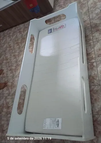 Cama montesoriana infantil
