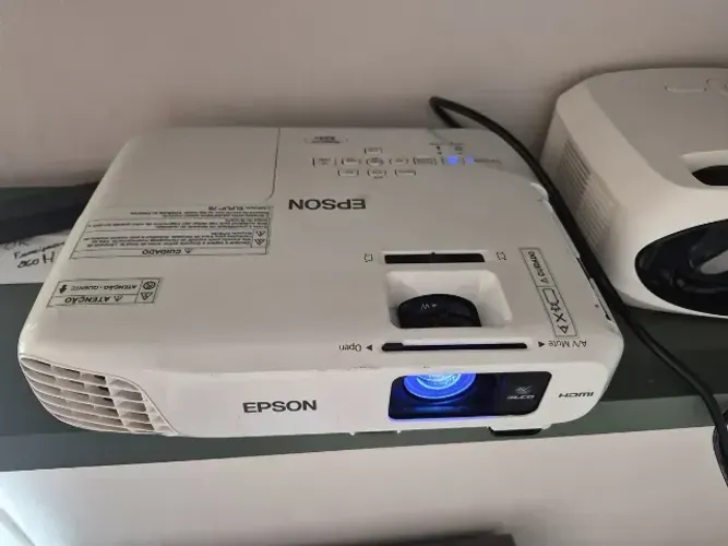 Projetor Epson Powerlite X24+ 3500lm Branco (Usado)
