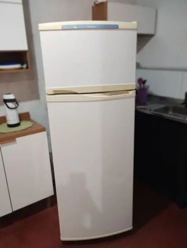 geladeira com defeito