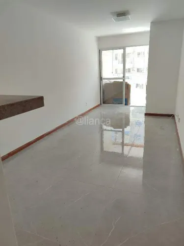Apartamento com 02 quartos,na quadra do mar,2 vagas, Praia de Itaparica - Vila Velha/ES