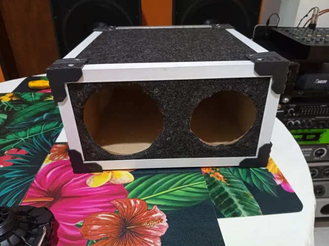 Box para 01 Tweeter e 01 corneta