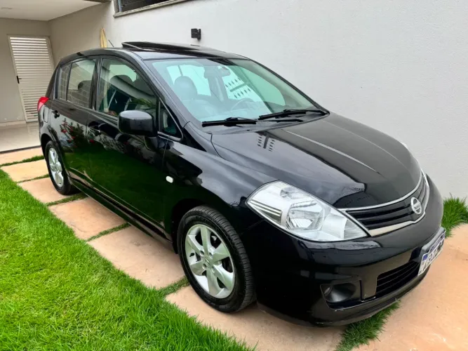 Nissan Tiida SL 1.8/1.8 Flex 16V Aut. 2013