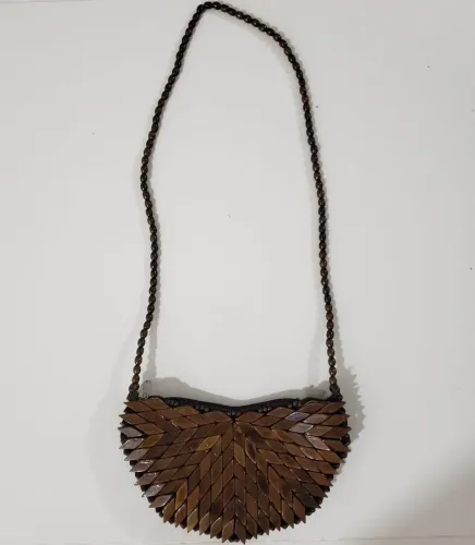 Vendo bolsa artesanal de madeira