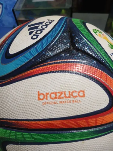 Brazuca OFFICIAL MATCH BALL / SEM A CAIXA ORIGINAL. ( OBS: SOMENTE A BOLA OFFICIAL )