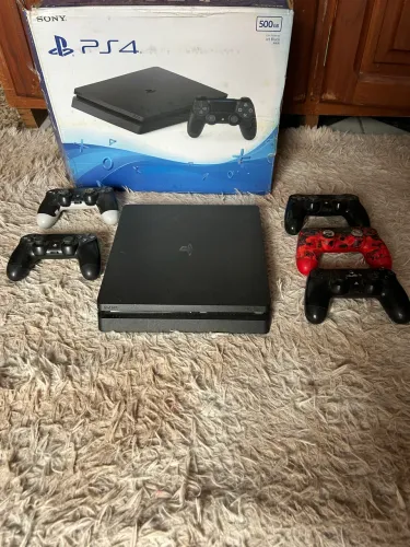 Ps4 slim m