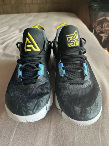 Nike Giannis Immortality 2