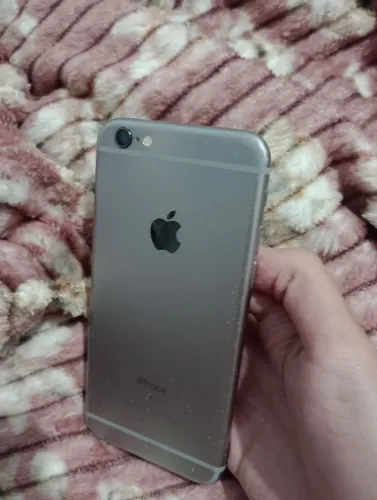 iPhone 6s prata - ótimo pra vender peças.