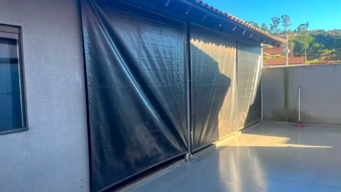 Toldo retrátil cortina