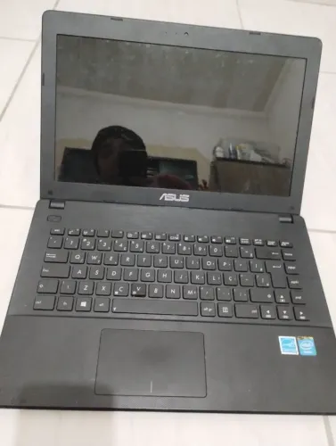 Notebook asus x451u com detalhes leia 