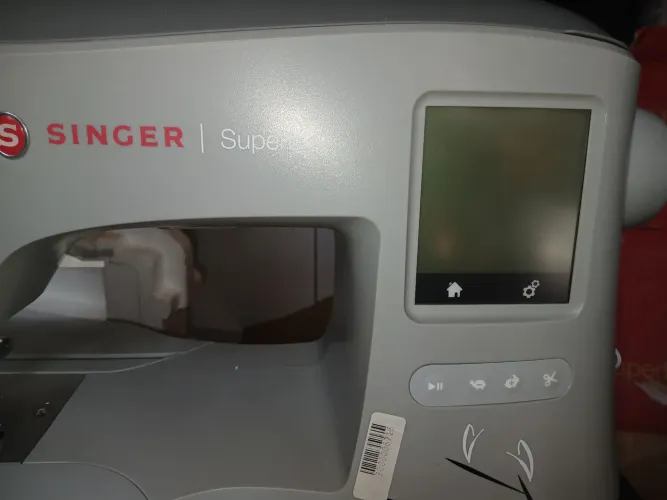 Vendo máquina de bordar singer super b