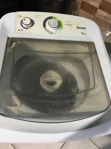 Vendo essa máquina de lavar de 9 kg funcionando perfeitamente