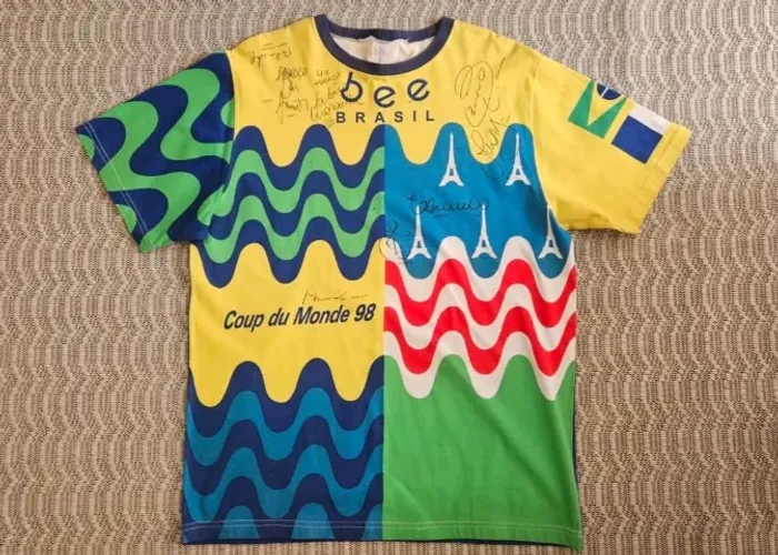 Camisa do Brasil Vintage 1998 (Copa) - AUTOGRAFADA por Romário, Edmundo, Renato Gaúcho e +