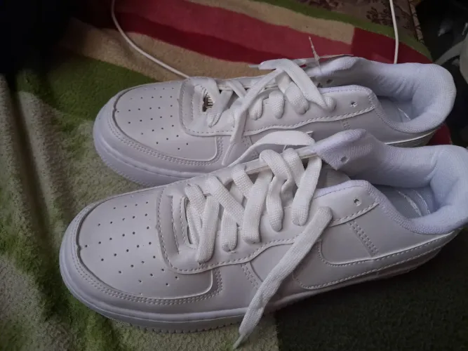 Vende se tênis nike novo