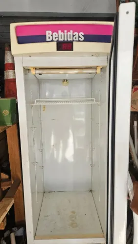 2 freezer horizontal precisa de manutenção 1.500,00 cada