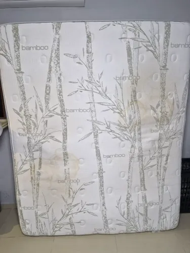 Colchão Queen com pillow. 