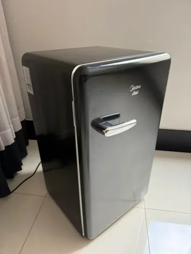 Frigobar Midea Retro 95 Litros Preto