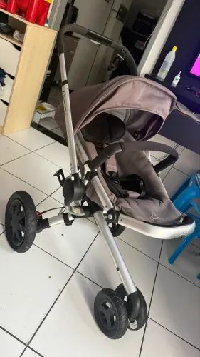 Carrinho de Bebê QUINNY