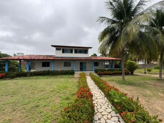 Casa com 4 Suítes em Terreno 3.496m² à venda em Porto de Pedras