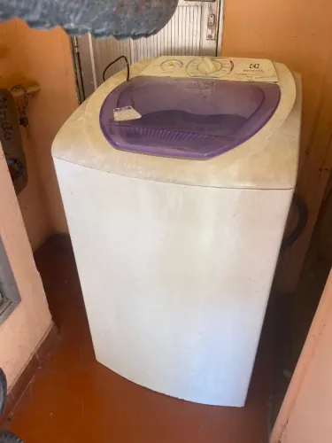 Tanquinho 6 kg Eletrolux funcionando perfeitamente. Para mais informações *