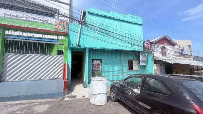 CASA NO EDUCANDOS 4 APARTAMENTOS