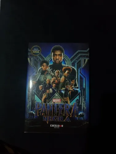 Livro pantera negra Marvel Black panther