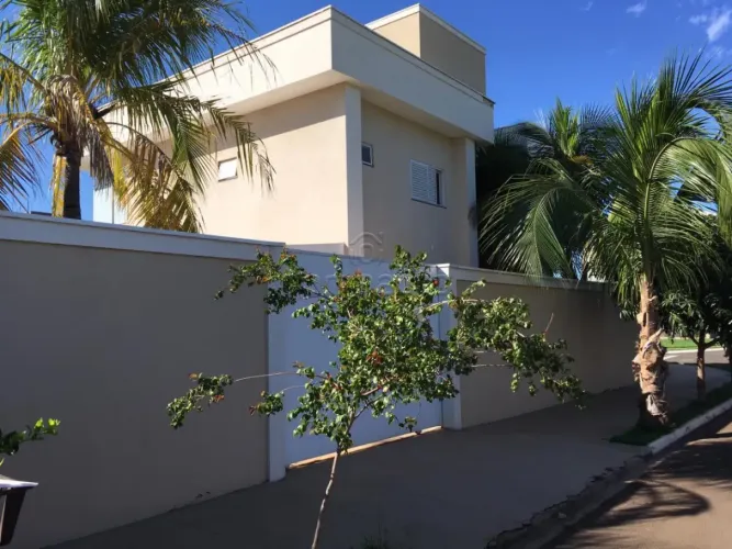Casa em Condomínio | 3 Dormitórios (2 Suítes) | Escritório | 4 Vagas