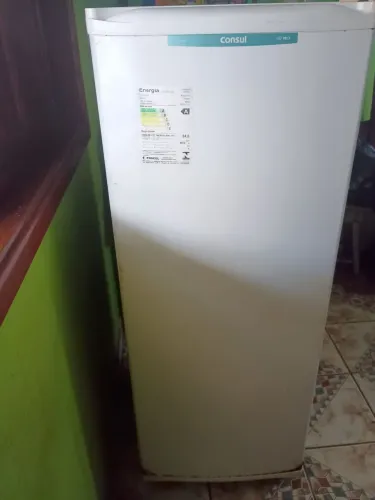 Freezer vertical marca Consul