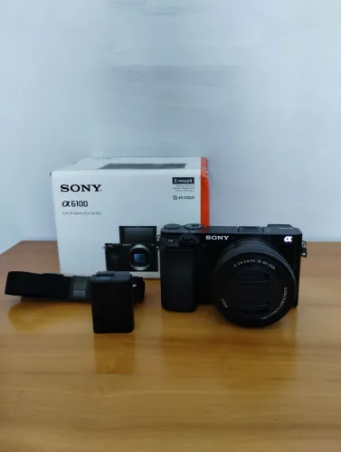 Camera Sony Alpha ILCE 6100L cor preta