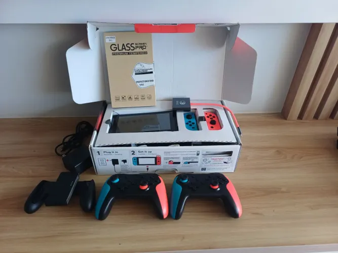 NINTENDO SWITCH DESBLOQUEADO + ACESSÓRIOS