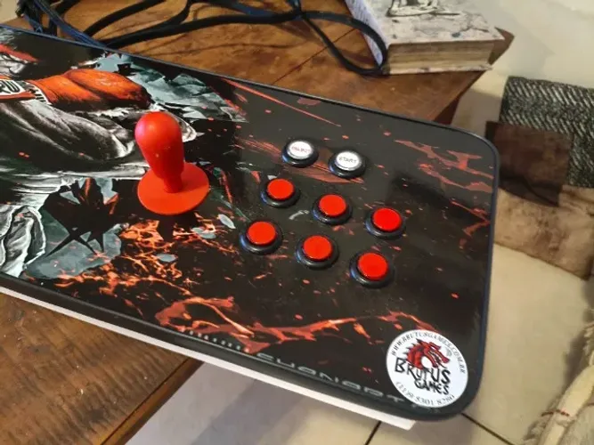 Arcade com 13.200 jogos retrô