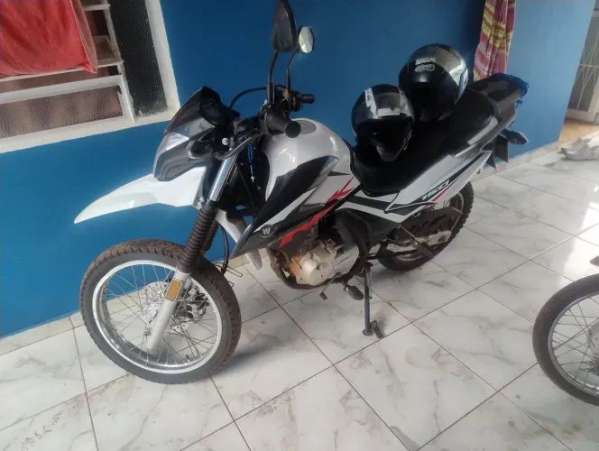 Vendo outro por carro
