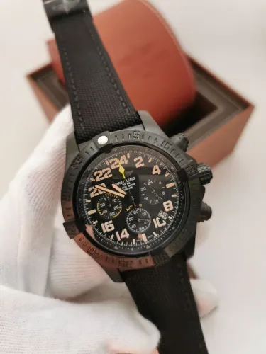 Relógio Breitling Super Avenger