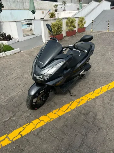 VENDO HONDA PCX 160 2025/2026