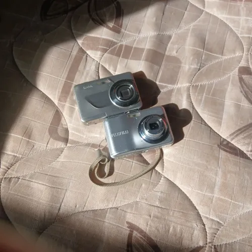 Cameras antigas no estado para conserto ou retirada de peças
