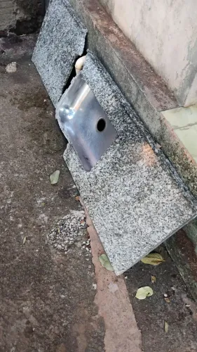 Vendo pia de mármore quebrada 