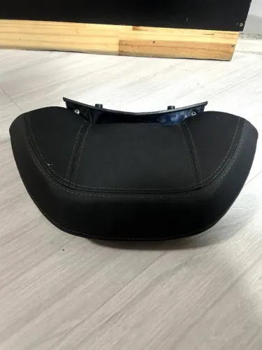 ENCOSTO DO BANCO TRASEIRO DO GARUPA DE MOTO PARA DAFRA MAXSYM 400I ORIGINAL 