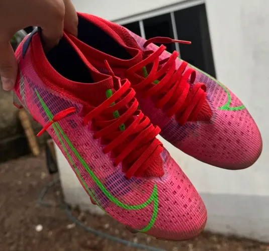 Chuteira Nike mercúrial 39 semi nova