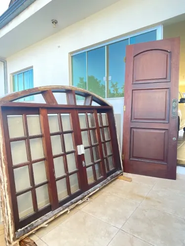 Porta e Janela em Imbuia